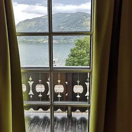 Alojamento de Acomodação e Pequeno-almoço Seehotel Sissi Zell am See