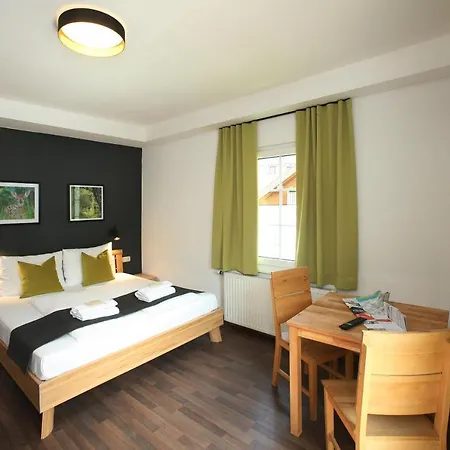 Seehotel Sissi Alojamento de Acomodação e Pequeno-almoço Zell am See