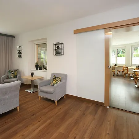 ベッド・アンド・ブレックファスト Seehotel Sissi Am Zeller