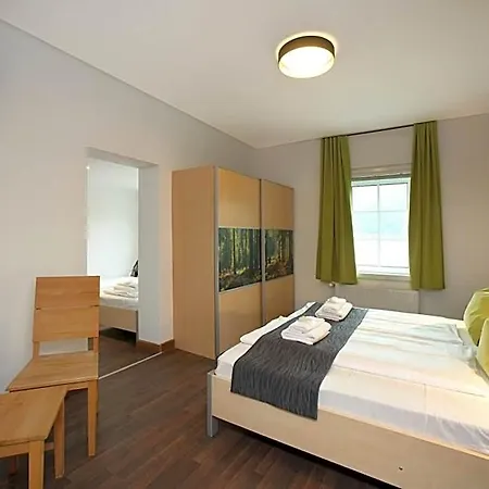 Bed & Breakfast Seehotel Sissi Am Zeller 3*