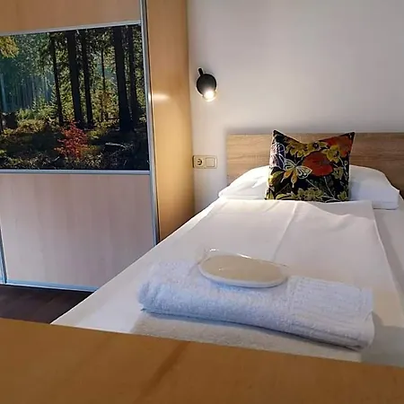 Seehotel Sissi Am Zeller Bed & Breakfast