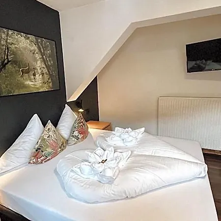 ベッド・アンド・ブレックファスト Seehotel Sissi Am Zeller 3*