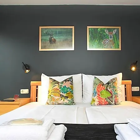 Seehotel Sissi Am Zeller Couette-café